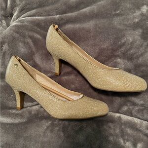 Gold Lifestride Heels, size 9 Womens